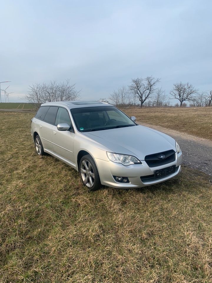 Subaru Legacy 4 WD LPG AUTOGAS 2.0 Automatik Xenon Leder Pano AHK in Seelow