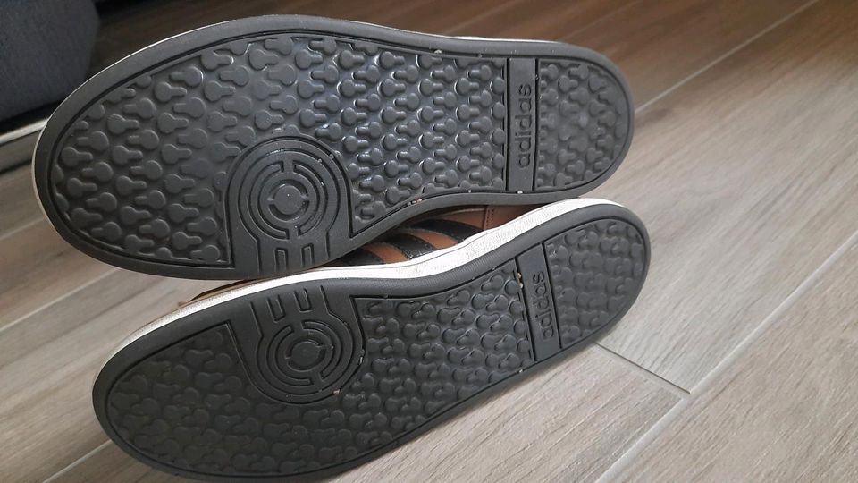 Adidas Boots, Sneaker gefüttert, Gr.36, top Zustand in Visselhövede