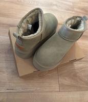 UGG Boots Damen Essen - Steele Vorschau