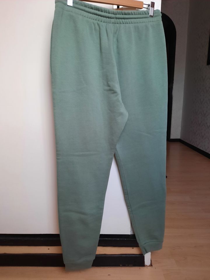 Reebok Joggingshose Joggpants Joggers khaki in Birstein