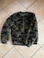 Camouflage Kuscheljacke Größe 170/176 Brandenburg - Zossen Vorschau