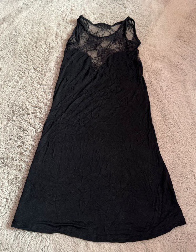 Schwarzes Kleid in Delitzsch