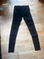 Guess Stoffhose schwarz Gr. S Jeans skinny Bayern - Schondorf am Ammersee Vorschau