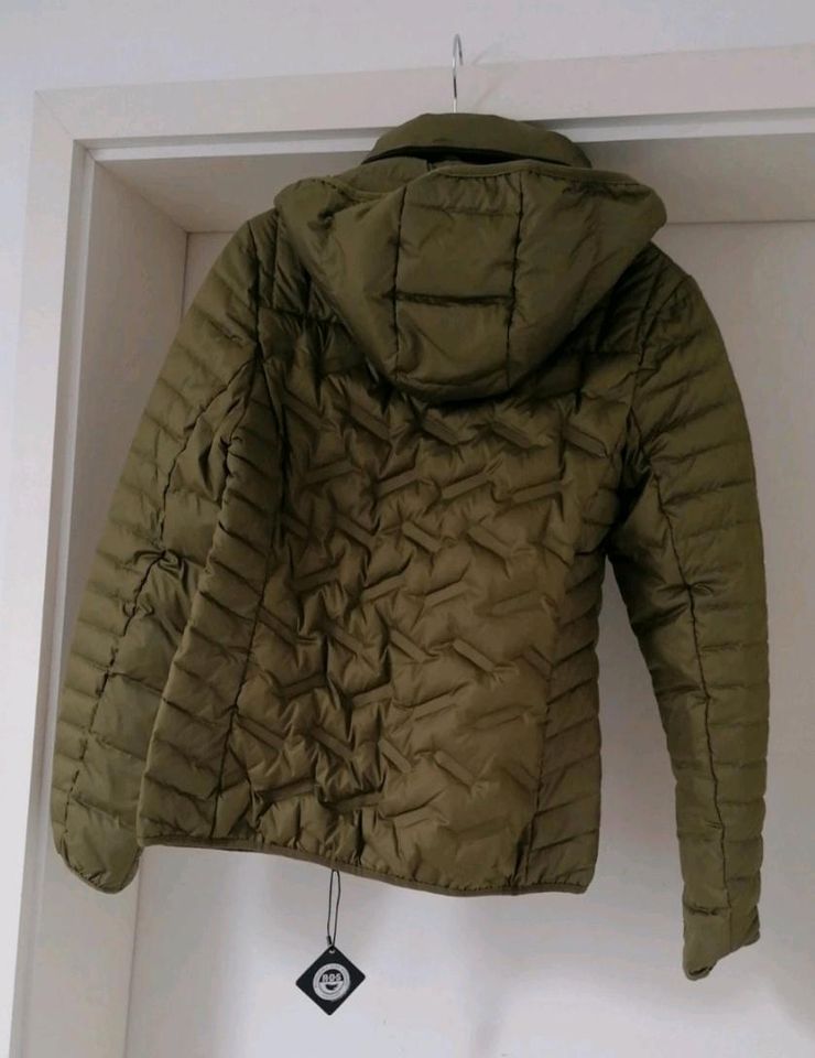 Superdry Jacke/Daunenjacke in Oppenheim