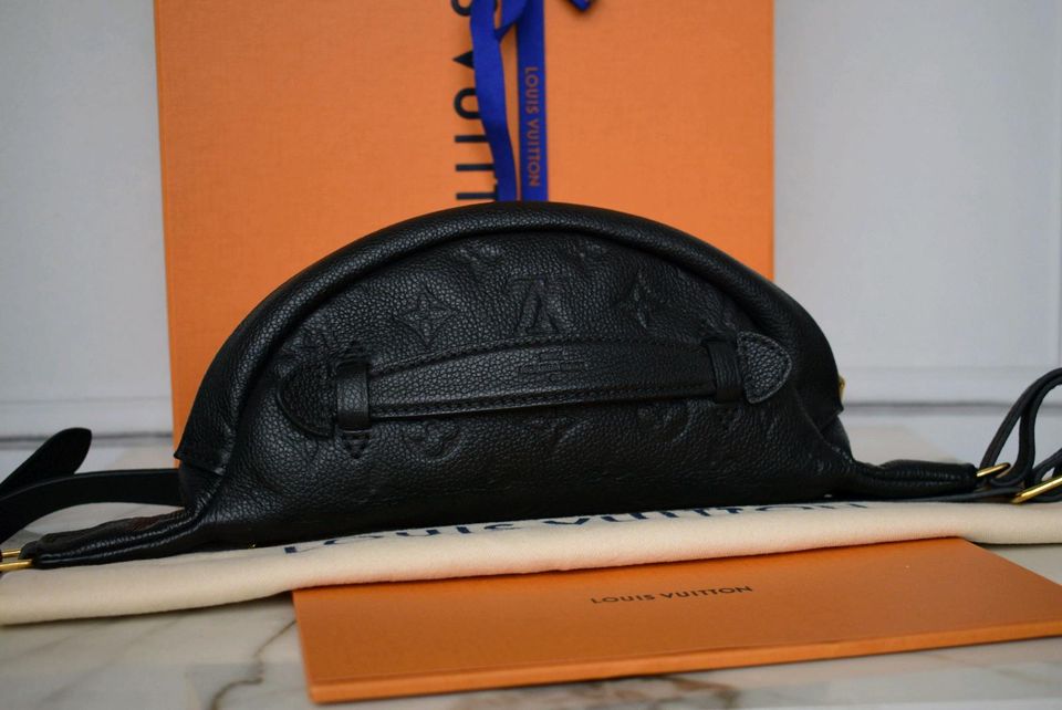 Louis Vuitton Bumbag Monogram Empreinte Leder Noir Bauchtasche in Tyrlaching