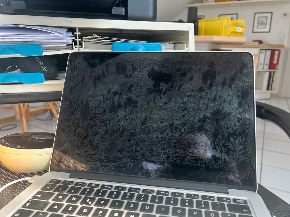 MacBook Pro Retina 13 A1502 in Eutingen