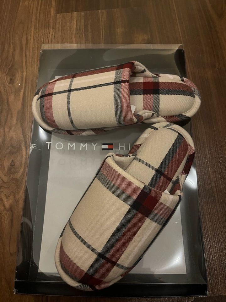 Tommy Hilfiger Hausschuhe Damen Slipper 37 NEU in Hemmingen