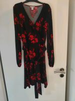 Kleid schwarz mit roten Blumen Gr. S Niedersachsen - Brome Vorschau