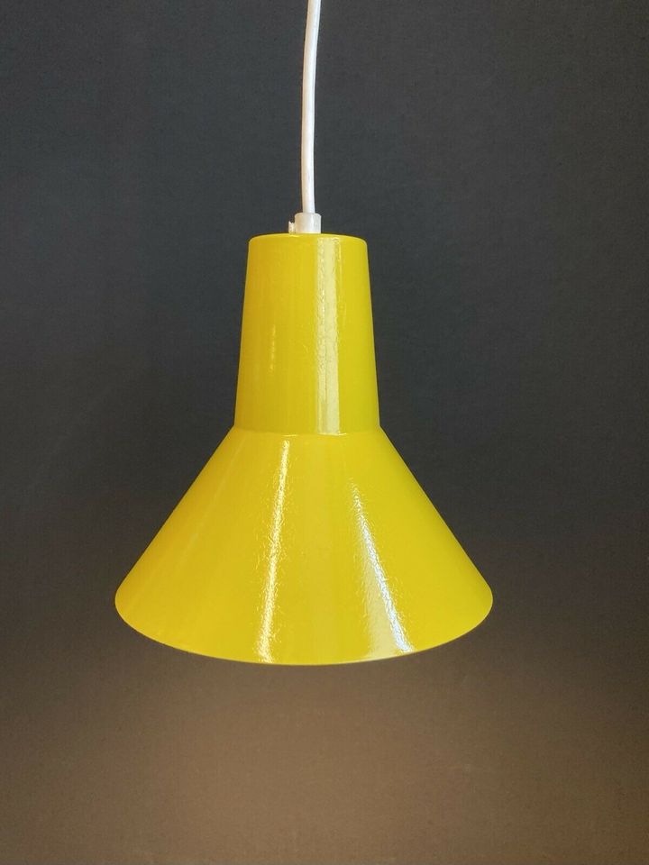 Klampe Design Leuchte Gelb Mid Century Ära Poulsen Panton Lyfa 70 in Düsseldorf