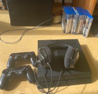 PlayStation 4 mit 12 spiele 2 Controller und ein Beamer Stuttgart - Stuttgart-West Vorschau