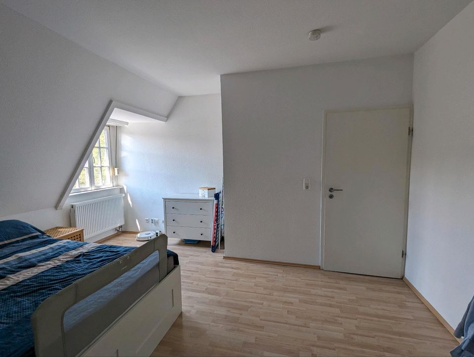 Gemütliche 3 Zimmer Dachgeschoss Wohnung in Biebrich in Wiesbaden