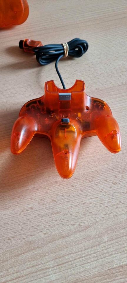 Nintendo N64 Fire Orange Version 300VB in Marburg