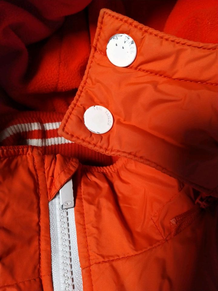 Winterjacke Gr. 116 122 orange mit Mütze in Nierstein