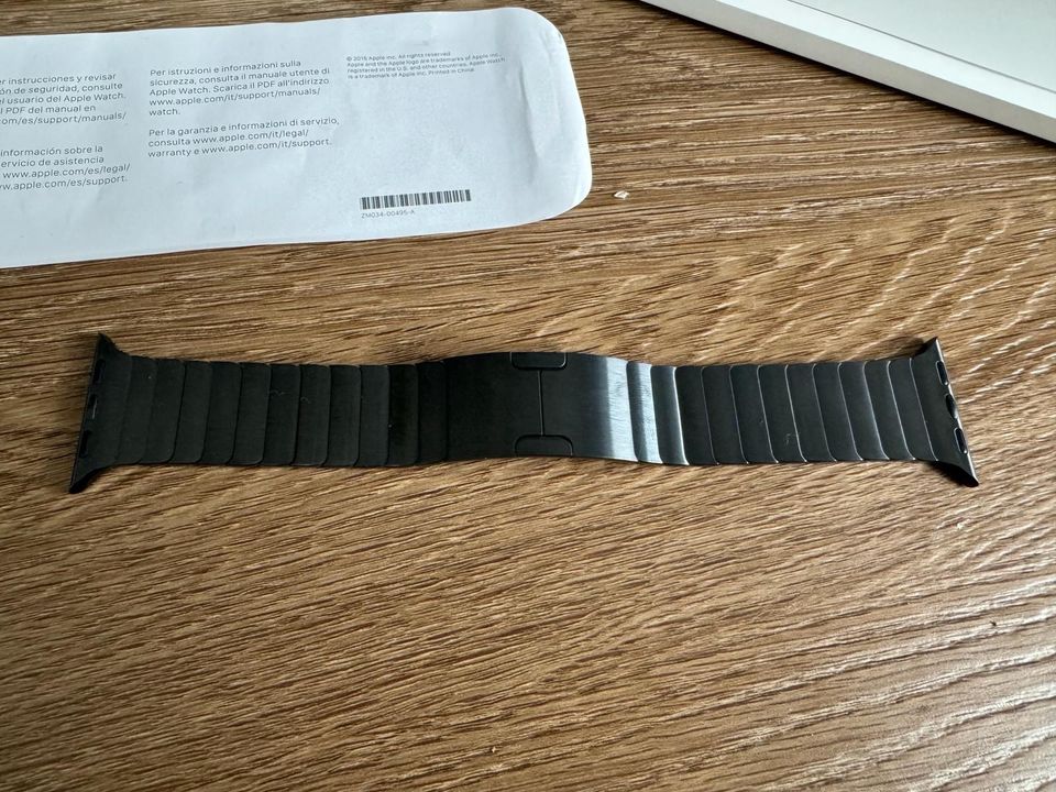 Apple Gliederarmband 38-41mm Space Schwarz - TOP - in Wölfersheim