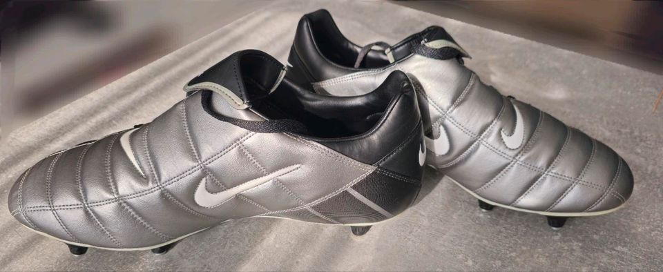 Nike Total 90 II SG Neu Rarität Fussballschuhe 2002 in Köln