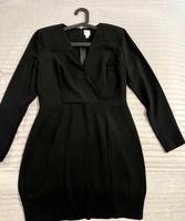 Elegantes Kleid mit Schulterpolstern Hessen - Wetzlar Vorschau