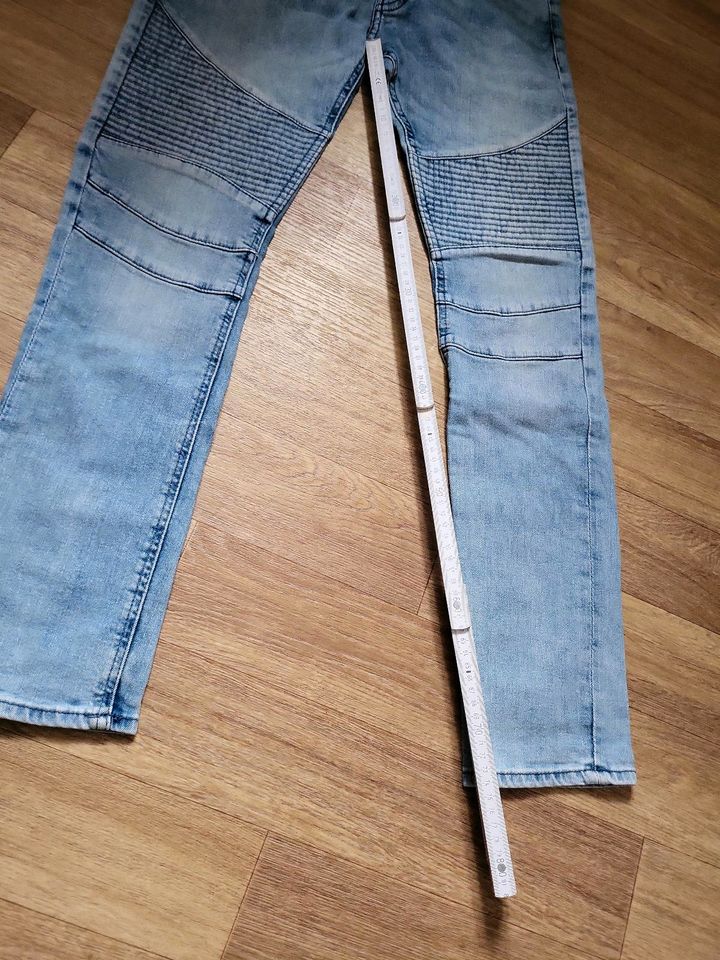 H&M Skinny Jeans Gr. 31 in Bischofswiesen