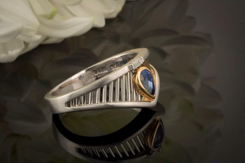 Cadeaux Platin Ring Bicolor Gold mit Saphir und Diamant in Wegberg