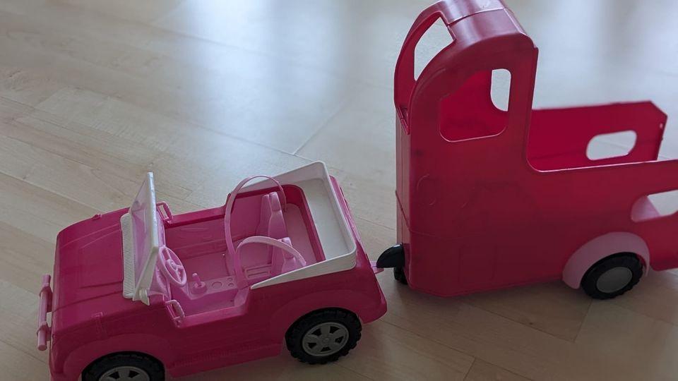 *Wunderschönes Barbie Cabrio mit Pferd Anhänger Pferdetransporter in Leipzig