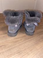 UGG Originals - UGG Boots grau mit Schleife - Damen Boots Niedersachsen - Cloppenburg Vorschau