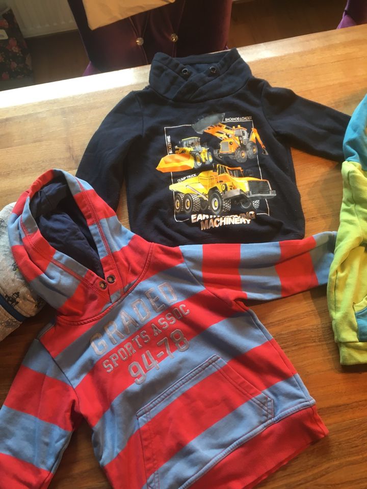 Pullover Jacke je 2€ in Östringen