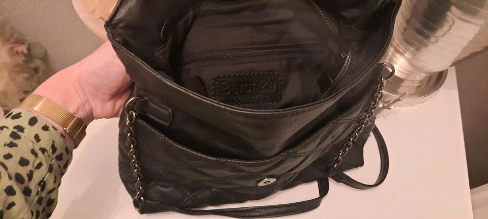 Bershka Umhängetasche shoulderbag Crossbody Tasche in Düsseldorf