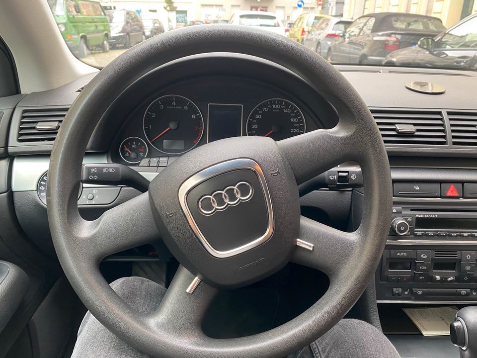 Audi A4 Benzin in Berlin