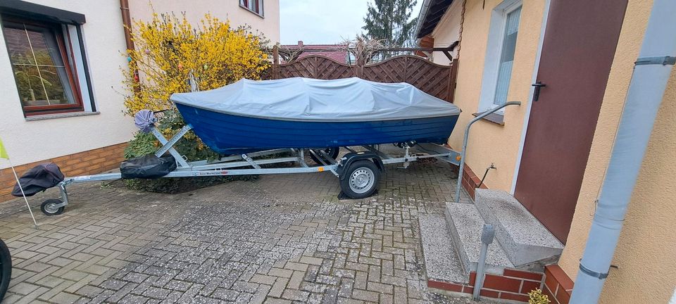 Ruderboot Motorboot Anker Reling mit Trailer in Schönhausen (Elbe)