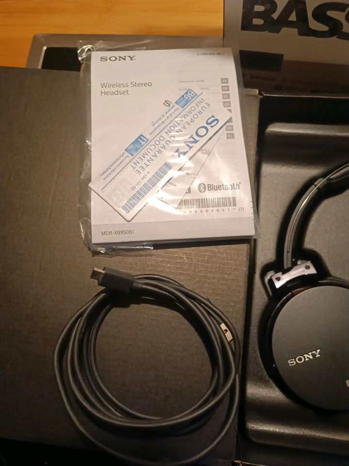 Sony Kopfhörer Bluetooth kabellos extra Bass Headphones in Bützfleth