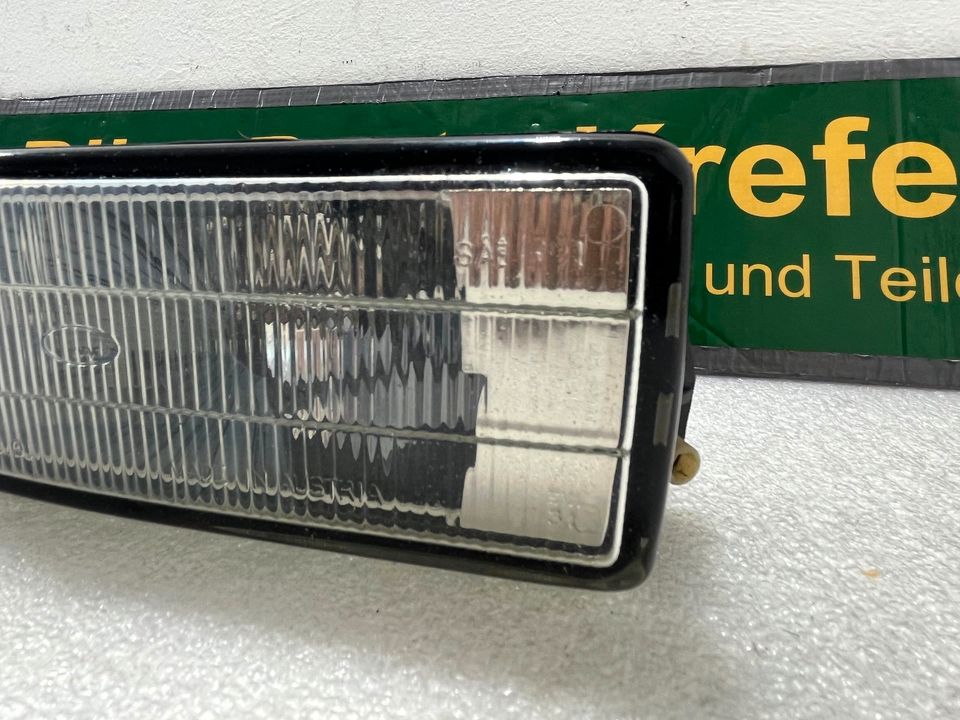 BMW E36, 3er Nebelscheinwerfer rechts mit Halter in Krefeld