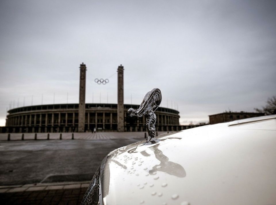 Rolls Royce Chauffeurfahrt Berlin Chauffeurdienst Chauffeur Luxus Abholung Beförderung in Berlin