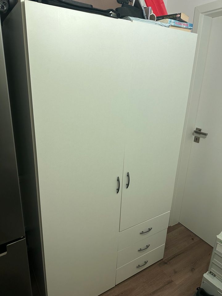 Kleiderschrank B/H/T: ca. 100x177x50 cm in Essen