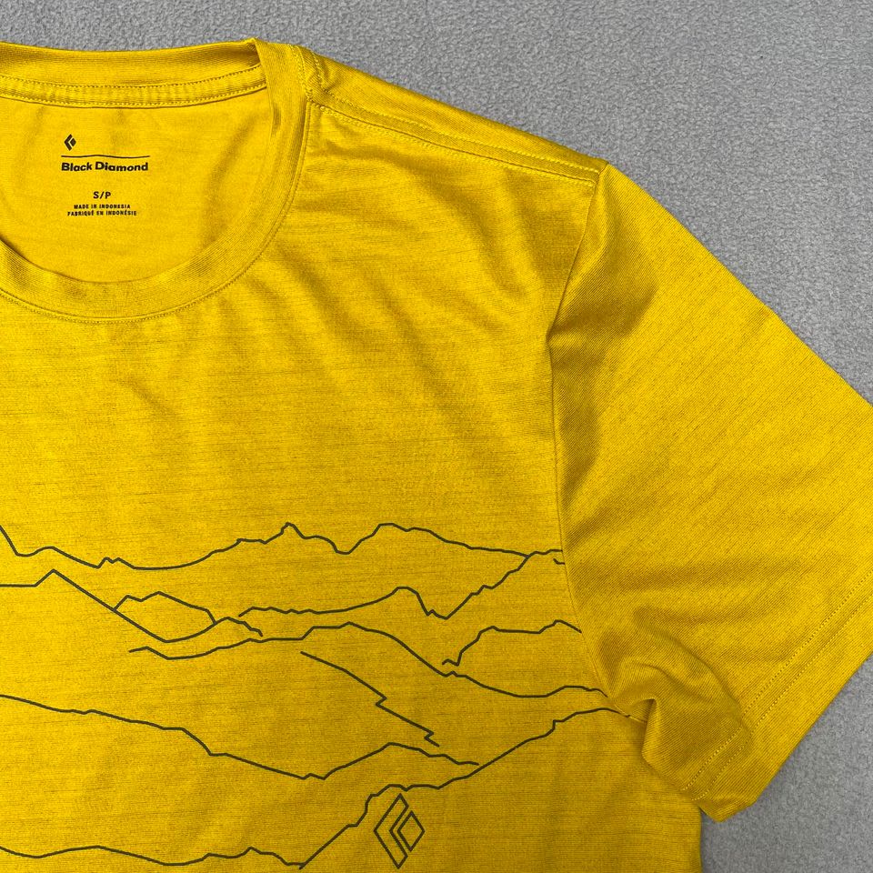 T-Shirt von Black Diamond S Herren gelb mit Print NEU in Heidelberg
