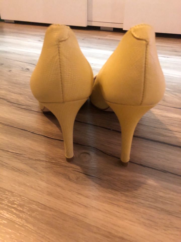 Kiomi Heels gelb, Größe 39 in Edling