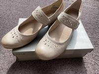 Damenschuhe Pumps Ballerina NEU Gr. 39 Nordrhein-Westfalen - Balve Vorschau