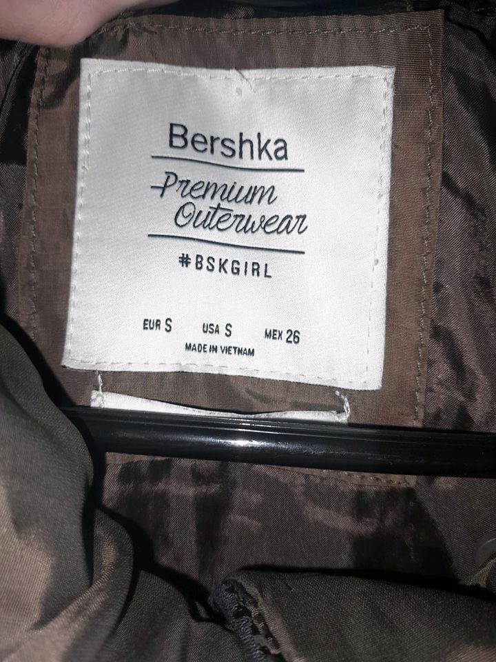 Jacke bershka in Frankfurt am Main