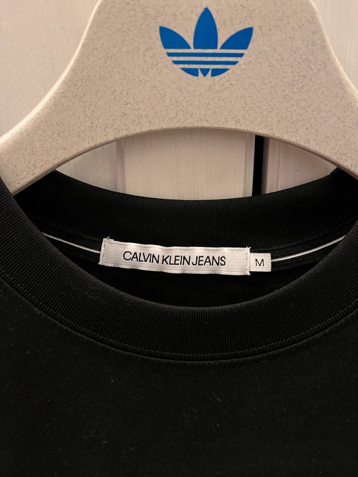 Calvin Klein Tshirt neu in Pfullingen