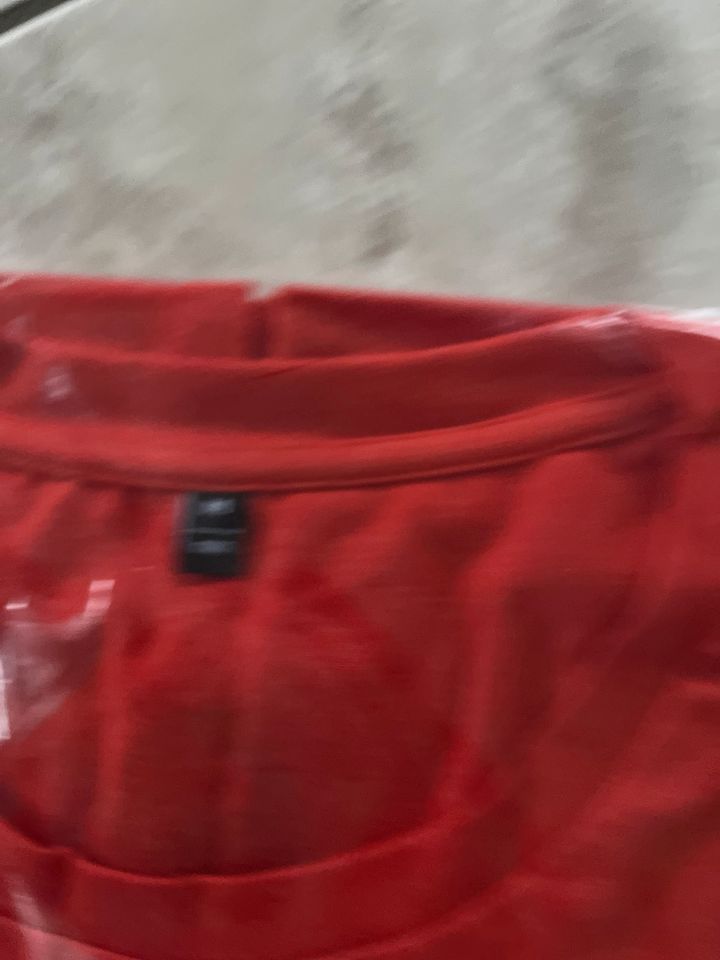 Original DEUTER Shirt rot Größe M in Vohenstrauß