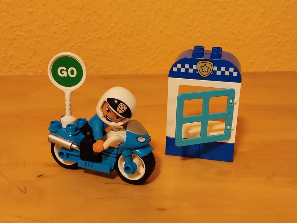 LEGO 10900 DUPLO Polizeimotorrad mit Originalkarton, vollständig in Braunschweig