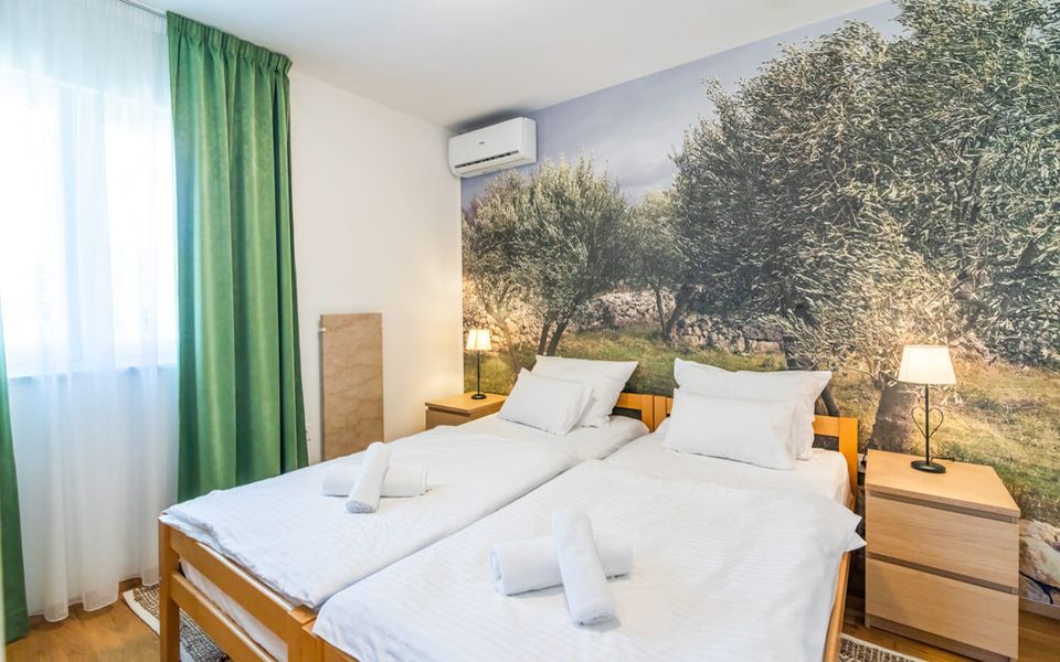 Ferienhaus-Villa Kroatien/ Insel Krk 6 P. POOL ab € 1680,-/Woche in München