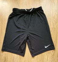 2 Stück Nike Sporthose Größe XL Neu Baden-Württemberg - Blaufelden Vorschau