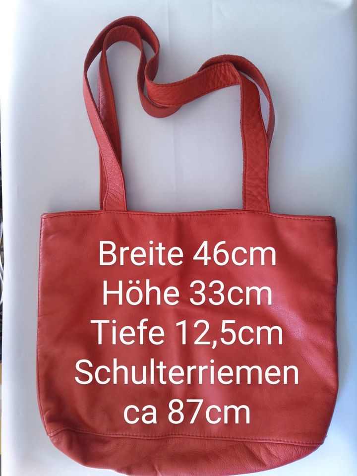 Grosse rote Ledertasche aus Schleswig-Holstein in Lübeck