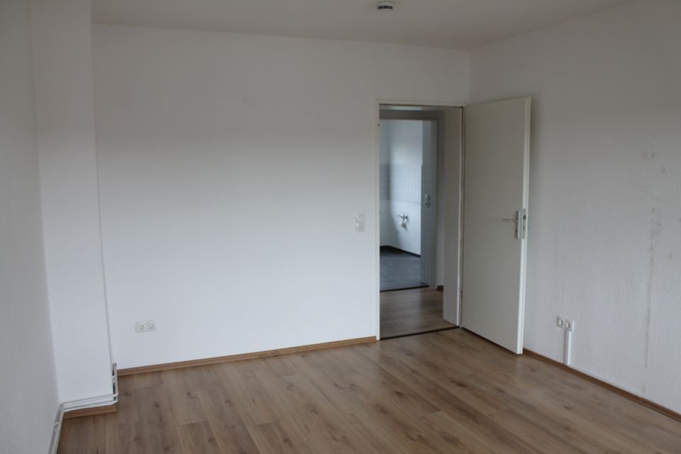 Sonnige Südlage mit Balkon. 3 Zimmer. ca. 65m2. in Mascherode in Braunschweig