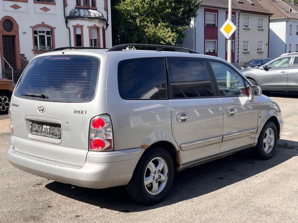 Hyundai Trajet 2.0 CRDi GLS  Klima+Leder+7Sitzer in Völklingen