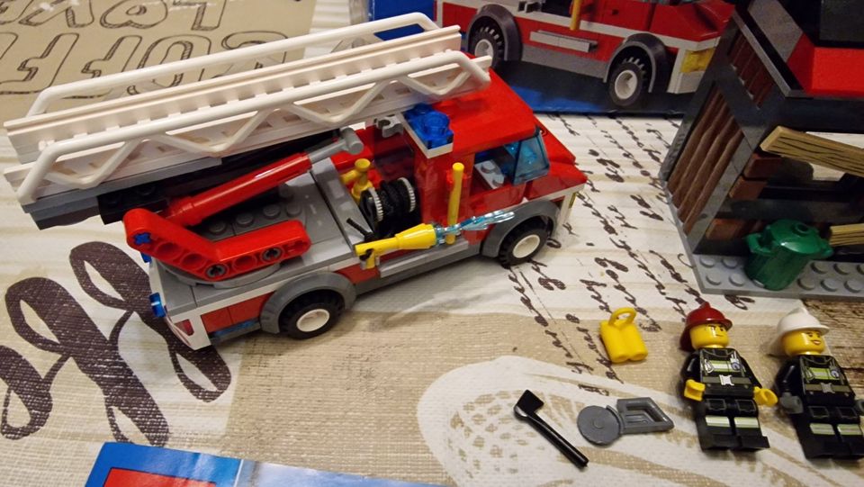 Lego City Set 60003 Feuerwehreinsatz mit BA in Altenbeken