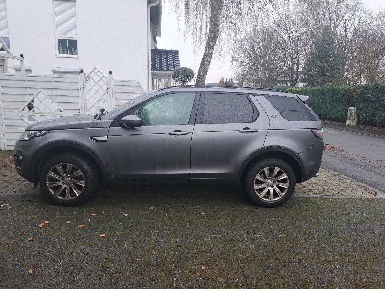 Abbildung des Autos Land Rover Discovery Spo…