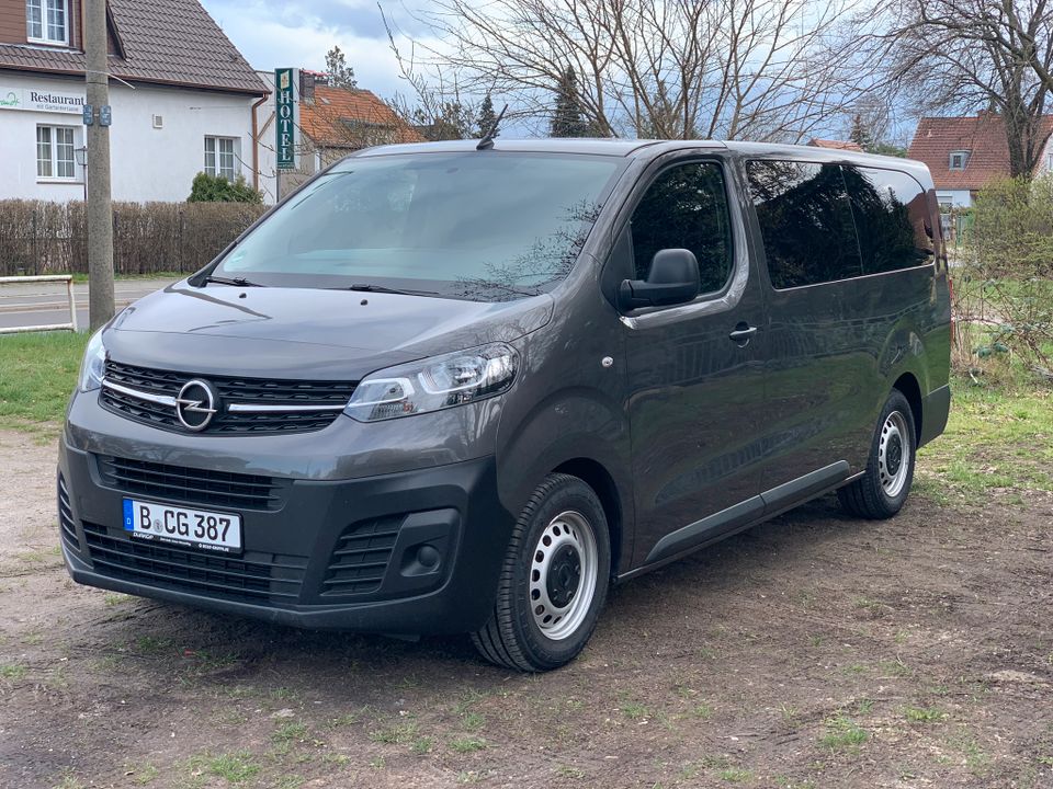 Opel Vivaro C 9 Sitzer lang 2.0 144PS in Berlin