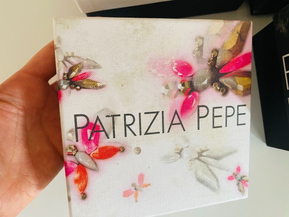 Kartons Boxen Patrizia Pepe Rituals Lanvin Guess L‘Occitane leer in Aschaffenburg