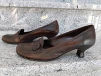 Pumps Braun Leder Gr. 39 Tamaris Damen Absatz Slipper rund Schuhe Nordrhein-Westfalen - Beverungen Vorschau