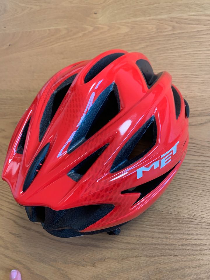 MET Fahrradhelm Gr. 54-61 cm, rot wie neu! in Parsberg